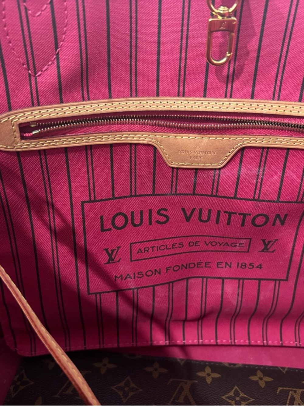 Louis Vuitton Monogram Neverfull MM Tote in Brown and Tan Fall 2021 - Picture 16 of 16